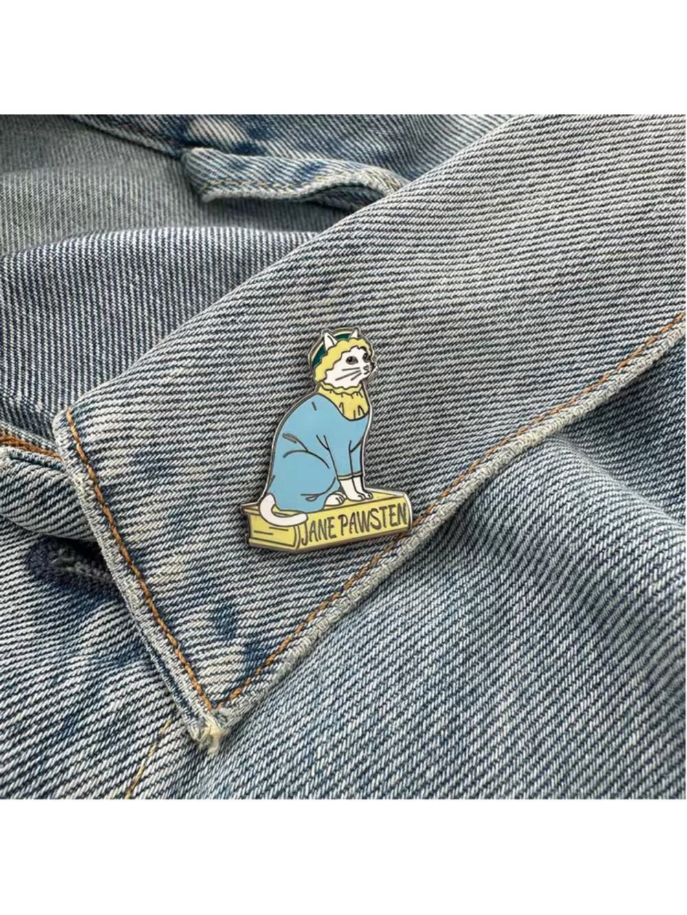 Jane Austen ‘Pawsten’ Cat Enamel Pin - Picture 2 of 3